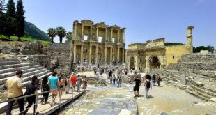 Efes antik kenti ve tarihi anıtları